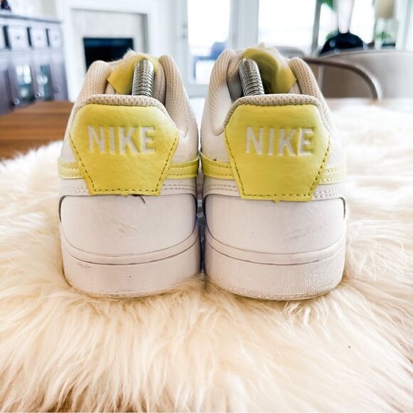 🍋 Nike • Women's Court Vision Low Sneaker White/Lt Zitron-bright Mango Size 8.5 - Picture 6 of 11